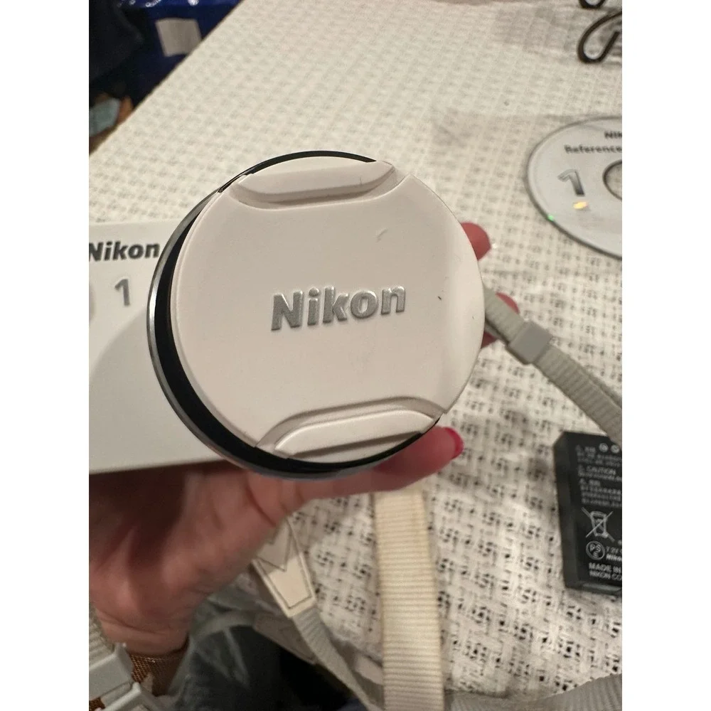 Nikon 1 J1 Mirrorless Camera White 10-30mm Lens Bundle Digicam Y2K Turns On Work